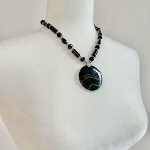 Black Agate Pendant Beads Natural Semiprecious Stone Necklace Women's Jewelry 18